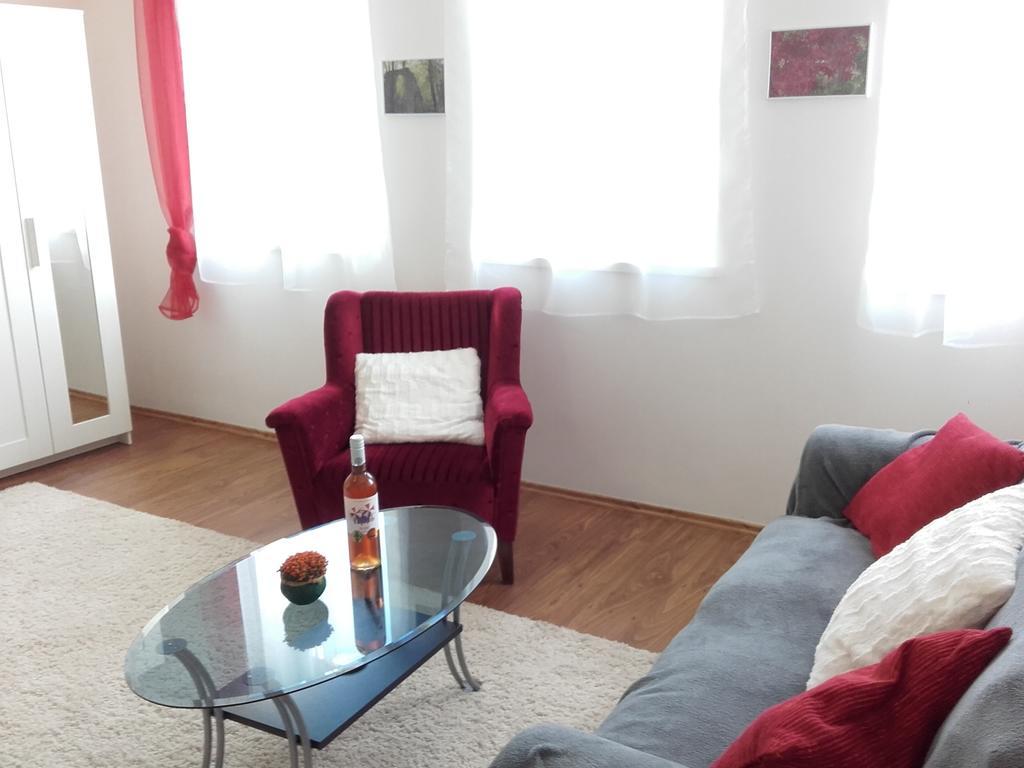 Eger Apartman Eksteriør billede